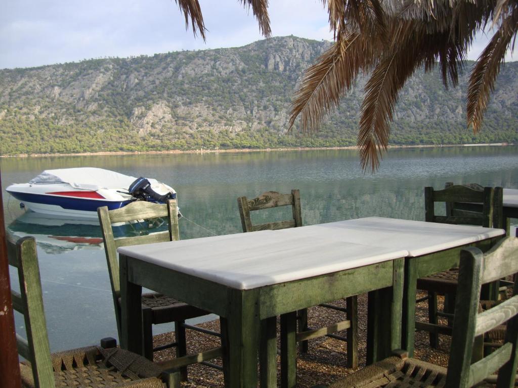 Mantas Bay Hotel Loutraki  Ngoại thất bức ảnh